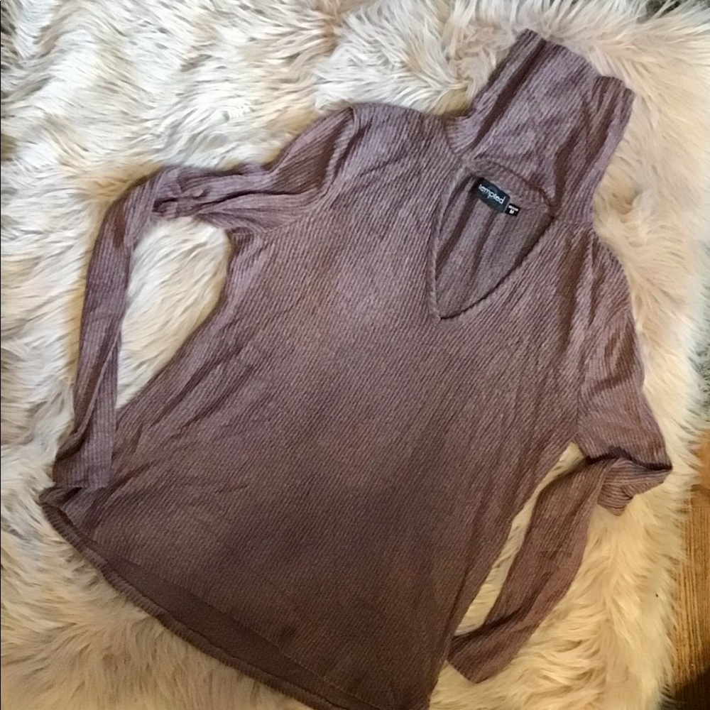 Medium Mauve soft sweater with turtle neck and neck